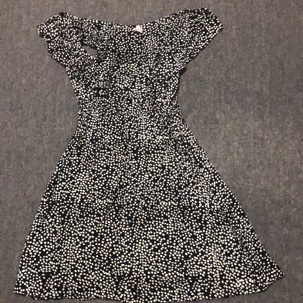 Black and white polkadots dress